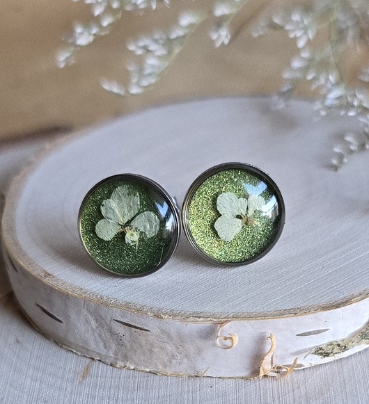 Wieczne kwiaty wkręty z kwiatami kolczyki srebrne zielone dzika marchew