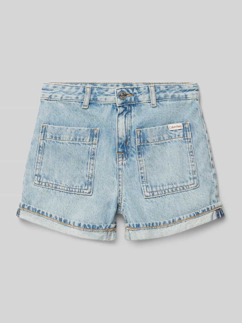 Szorty jeansowe z naszywanymi kieszeniami i Detal z logo