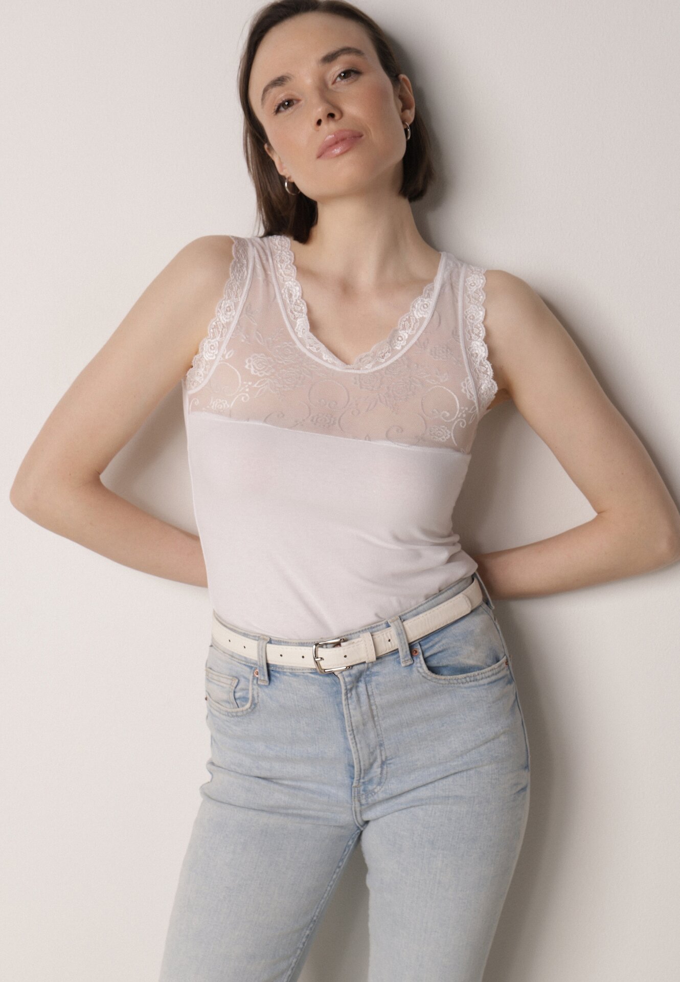 Biały Bawełniany Top z Koronkową Górą Beralia