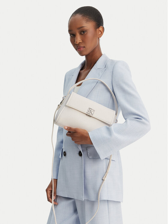 Calvin Klein Torebka Emblem Hw Pebble Shoulder Bag 25 LV04F3425G Biały