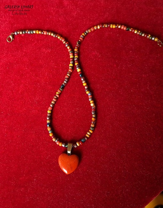 Walentynkowe serce z jaspisu brekcja prezent handmade dla ukochanej osoby