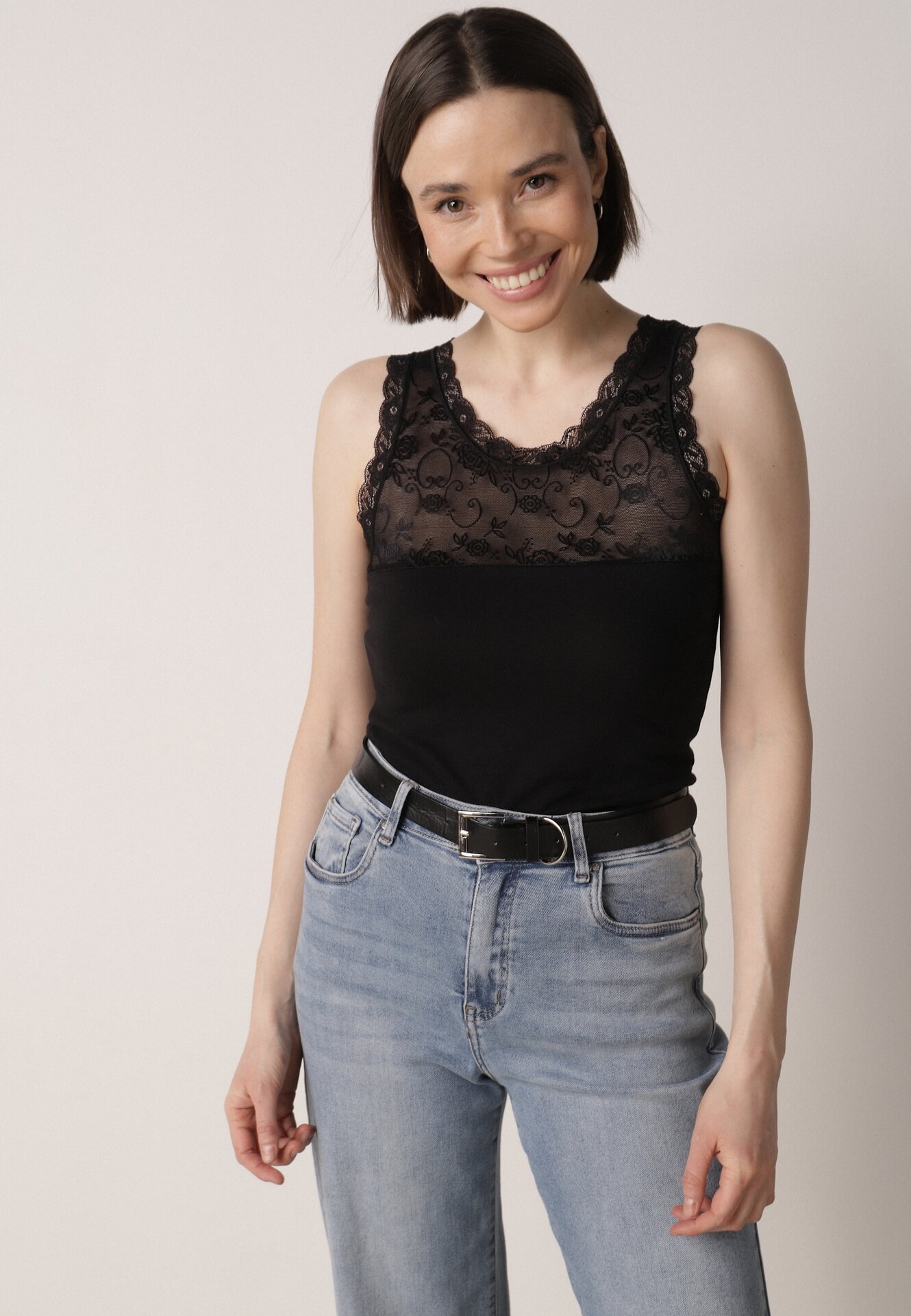 Czarny Bawełniany Top z Koronkową Górą Beralia