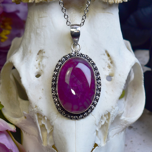 Miedziany posrebrzany wisiorek z różowym agatem solarnym