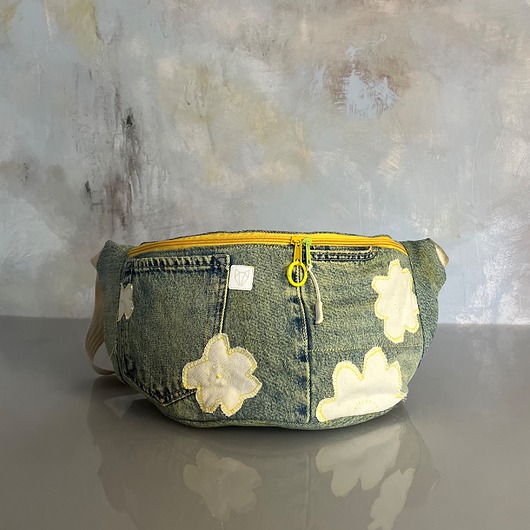 Nerka boho z haftowanymi białymi kwiatami La Rambla 26