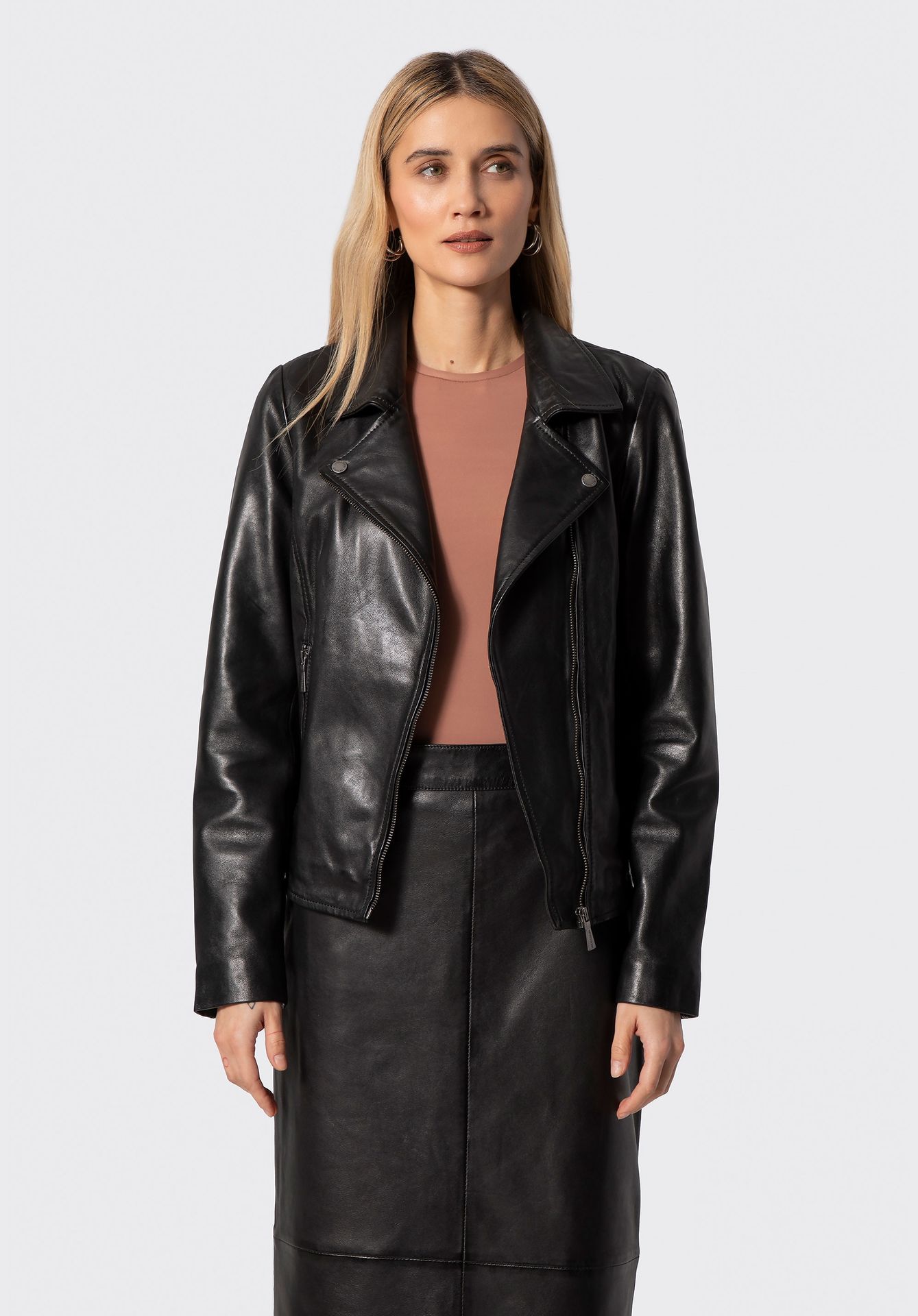 Damska kurtka ramoneska ze skóry naturalnej owczej czarna