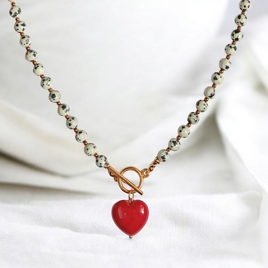 Jaspis dalmatyński i serce : CEGLASTA CZERWIEŃ: naszyjnik
