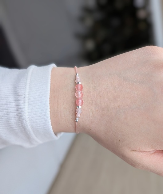 Dziewczęca bransoletka z różowymi kamieniami - kwarc, opal, agat