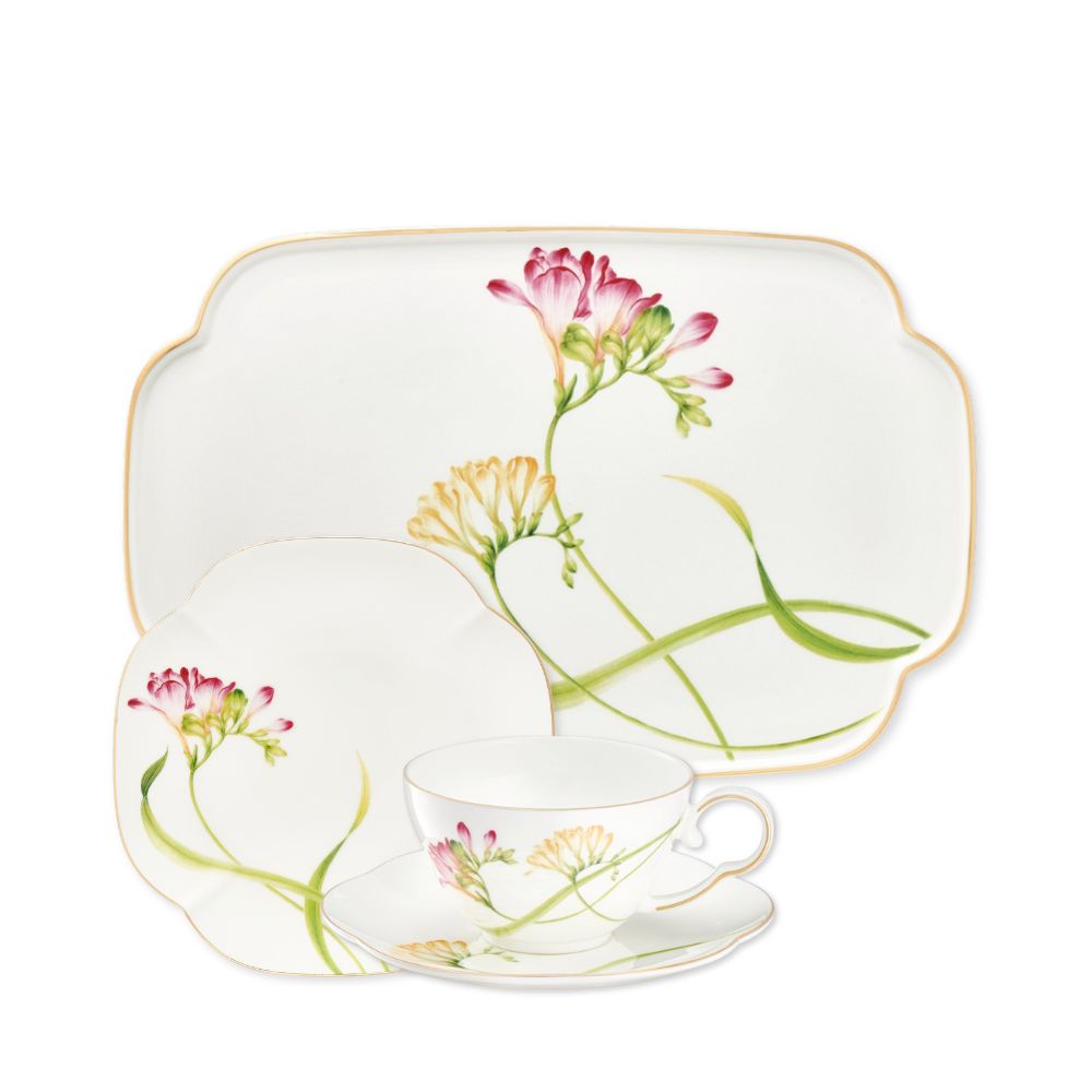 Zestaw do herbaty z paterą na 6 osób porcelanowy AROMA di FRESIA