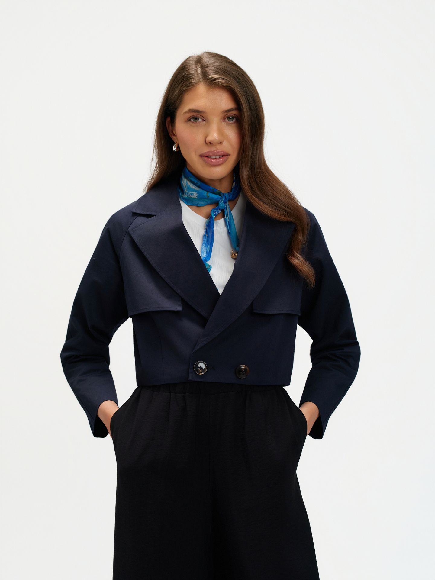 Krótki granatowy trencz