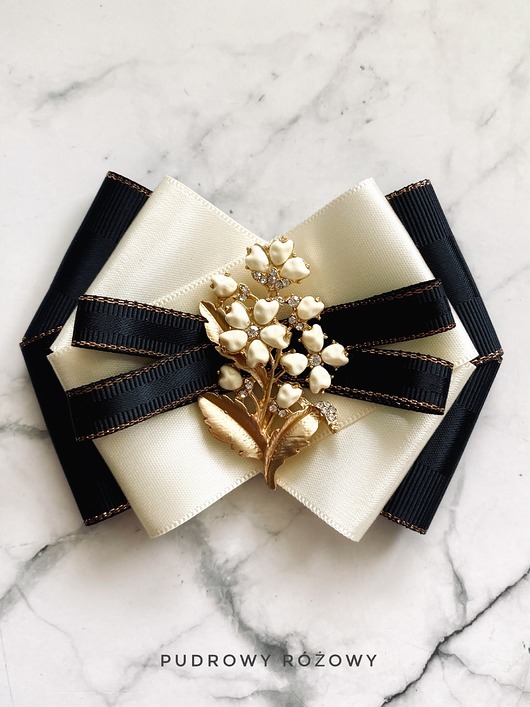 Kolekcja Kwiatowa Brosza z kwiatami