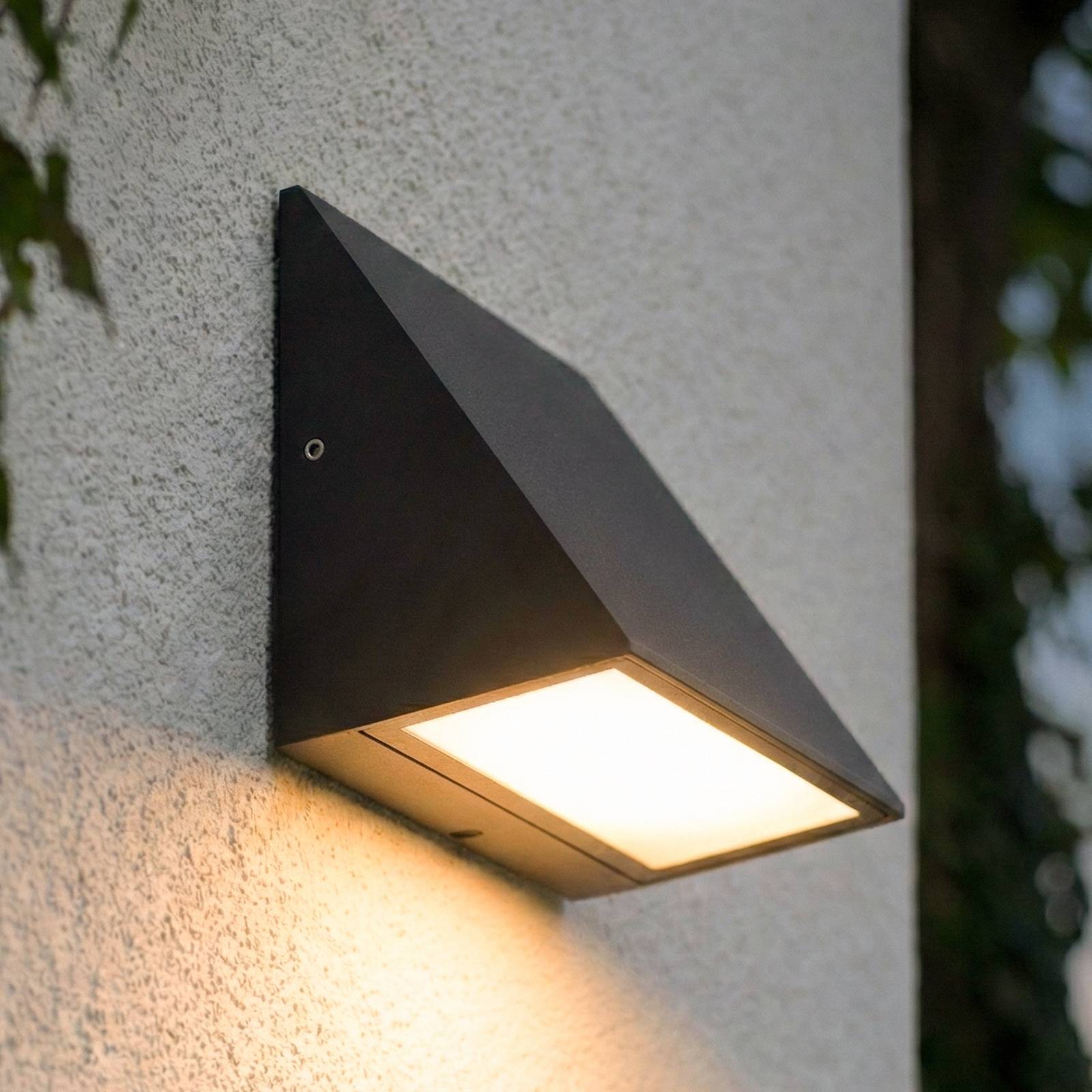 Kinkiet zewnętrzny LED Triava Lindby, czarny, aluminium, nowoczesny