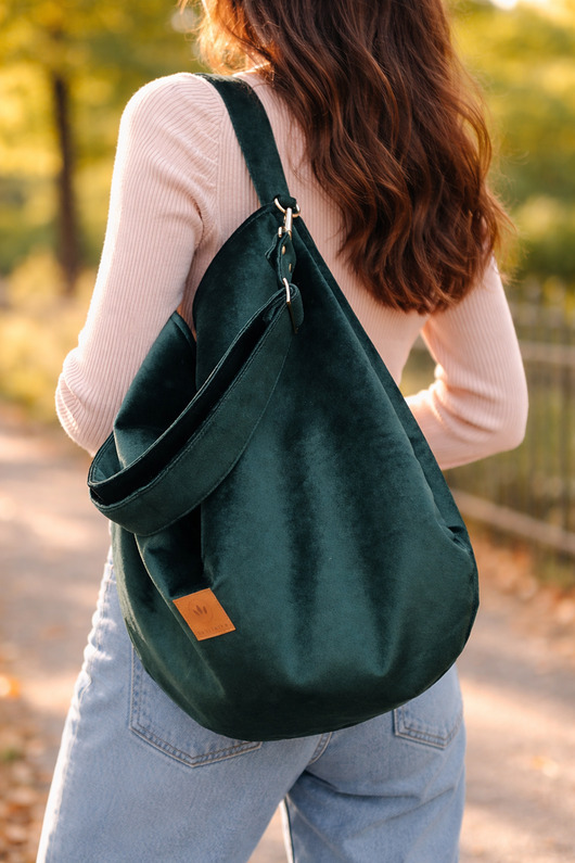 Torba hobo z wodoodpornego weluru Butelkowa Zieleń