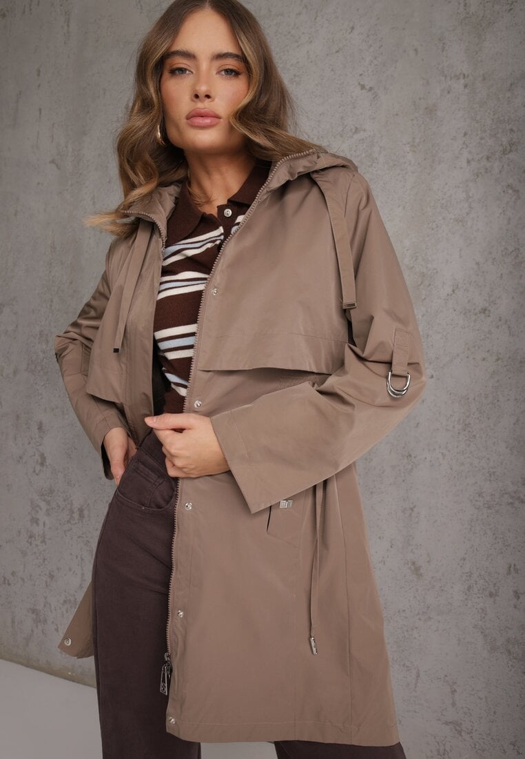 Ciemnobeżowa Kurtka Przejściowa Typu Parka z Odpinanym Kapturem Ozdobiona Sznurkami Fallaiah