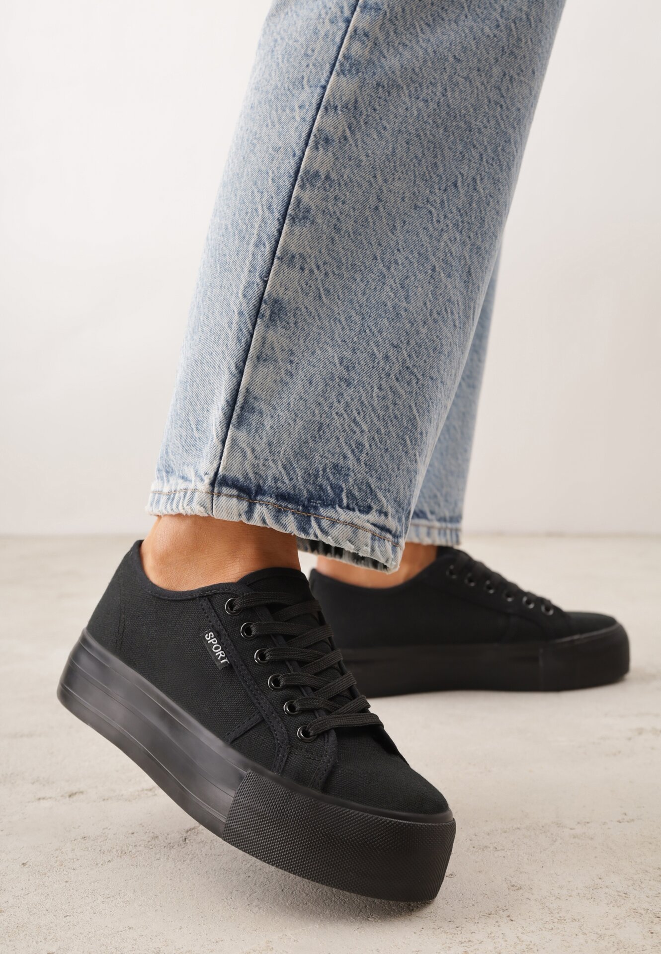 Czarne Klasyczne Trampki VICES w Stylu Basic Riovanna