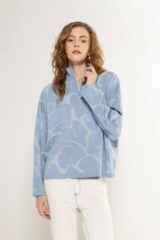 Sweter Aura z wełny merino zapinany na zamek, jasnoniebieski