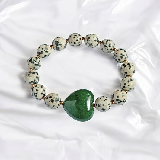 Jaspis dalmatyński i serce : ciemna zieleń : bransoletka na gumce
