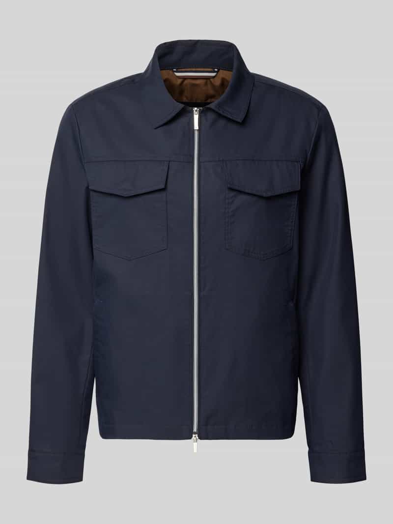 Kurtka z kieszeniami z patką i dwukierunkowym zamkiem błyskawicznym