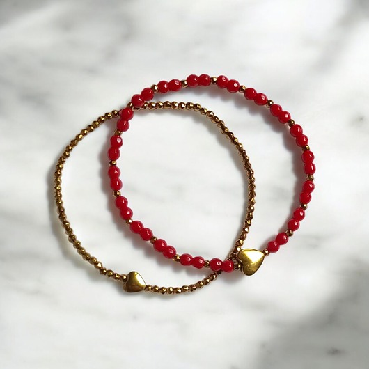 Komplet czerwono-złoty : bransoletki z serduszkami : na prezent