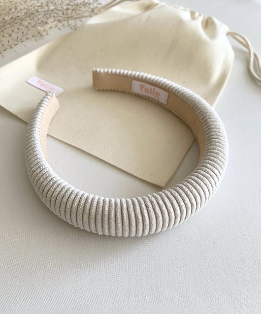 Sztruksowa opaska na gąbce Off-white z jasną tasiemką