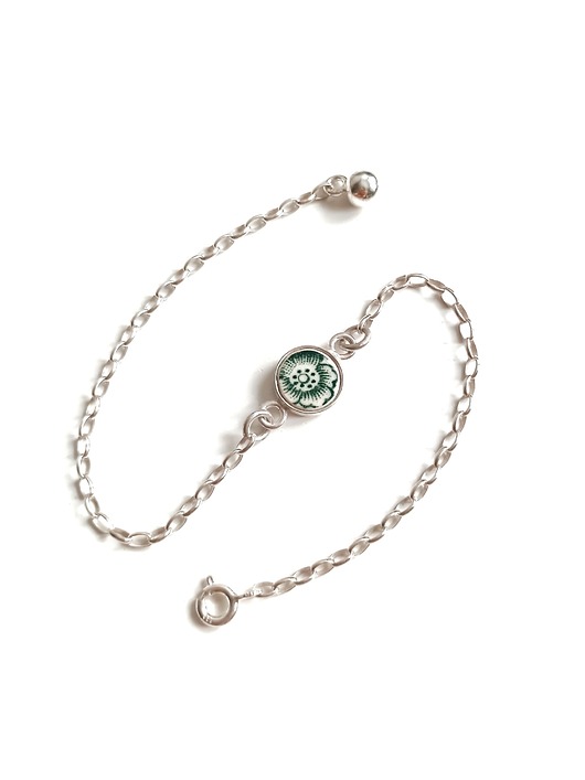 Bransoletka z zielonym kwiatkiem