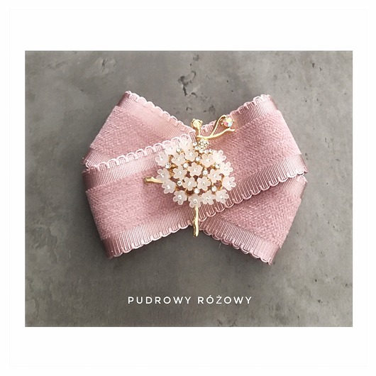 Broszka z Baletnicą z kwiatków NOWOŚĆ 1 szt