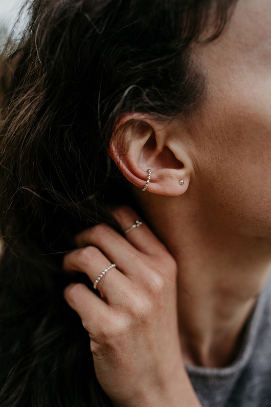 Srebrna nausznica Drobinka