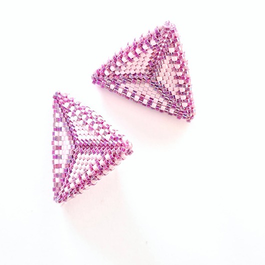 Kolczyki Trójkątne Sztyfty Malinowa Chmurka