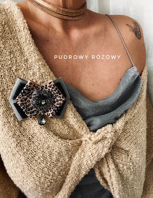 Panterkowa Brosza z szarą kryształową ozdobą NEW