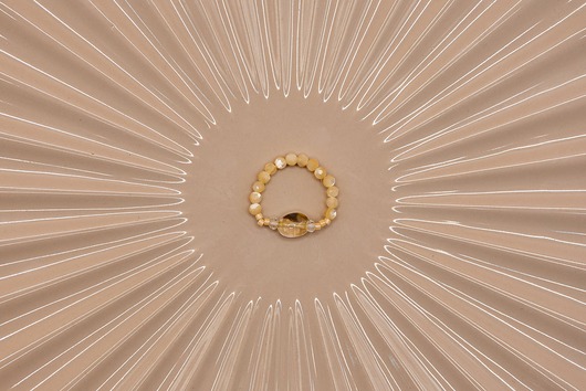 Pierścionek elastyczny z Cytrynem Kryształem i Masą Perłową