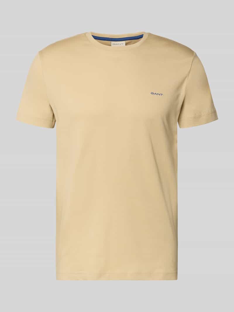 t-shirt z detalem z logo