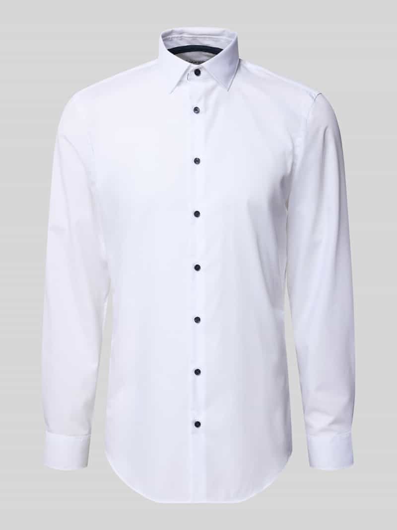 Koszula biznesowa o kroju slim fit z kołnierzykiem typu kent