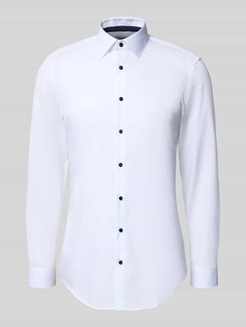 Koszula biznesowa o kroju slim fit z kołnierzykiem typu kent