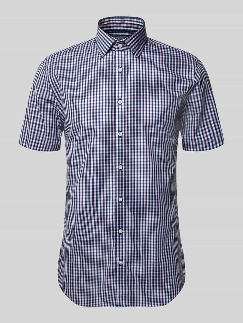 Koszula biznesowa o kroju slim fit z bawełny z kołnierzykiem typu kent