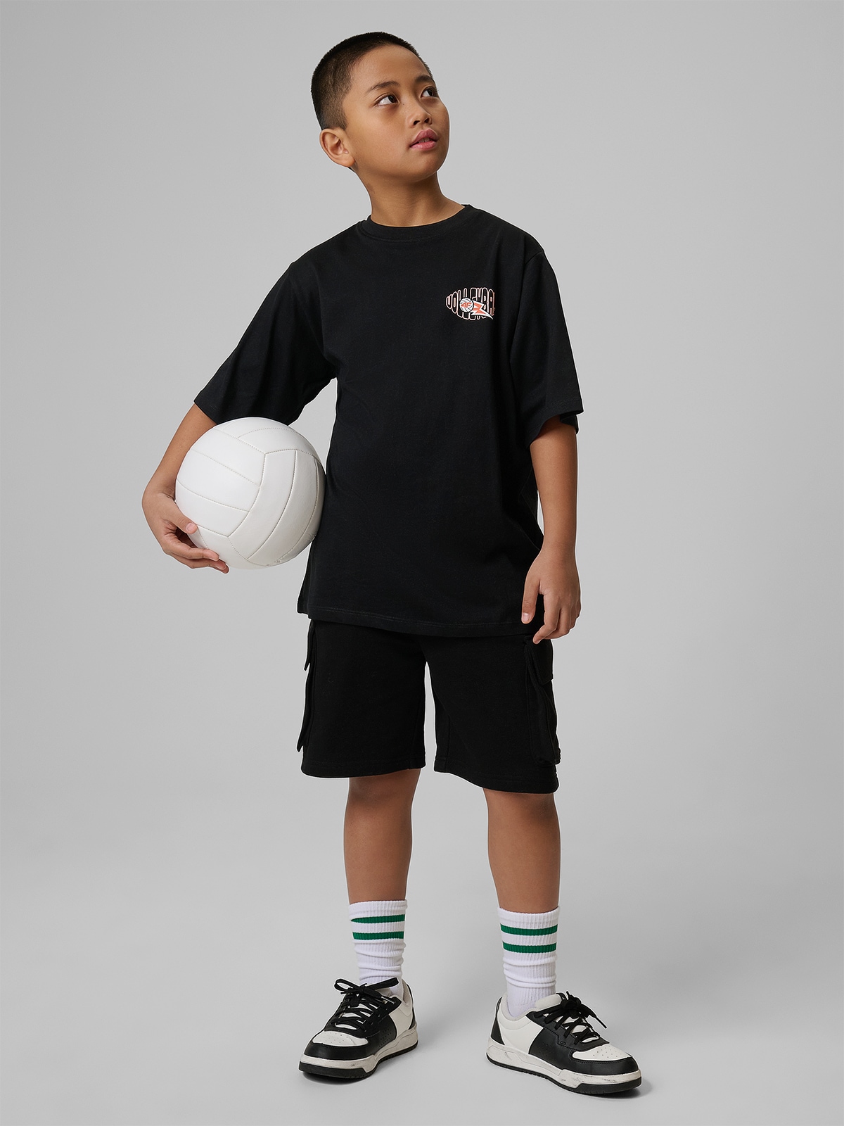 4F Spodenki dresowe chłopięce - czarne 164 (13-14 lat)