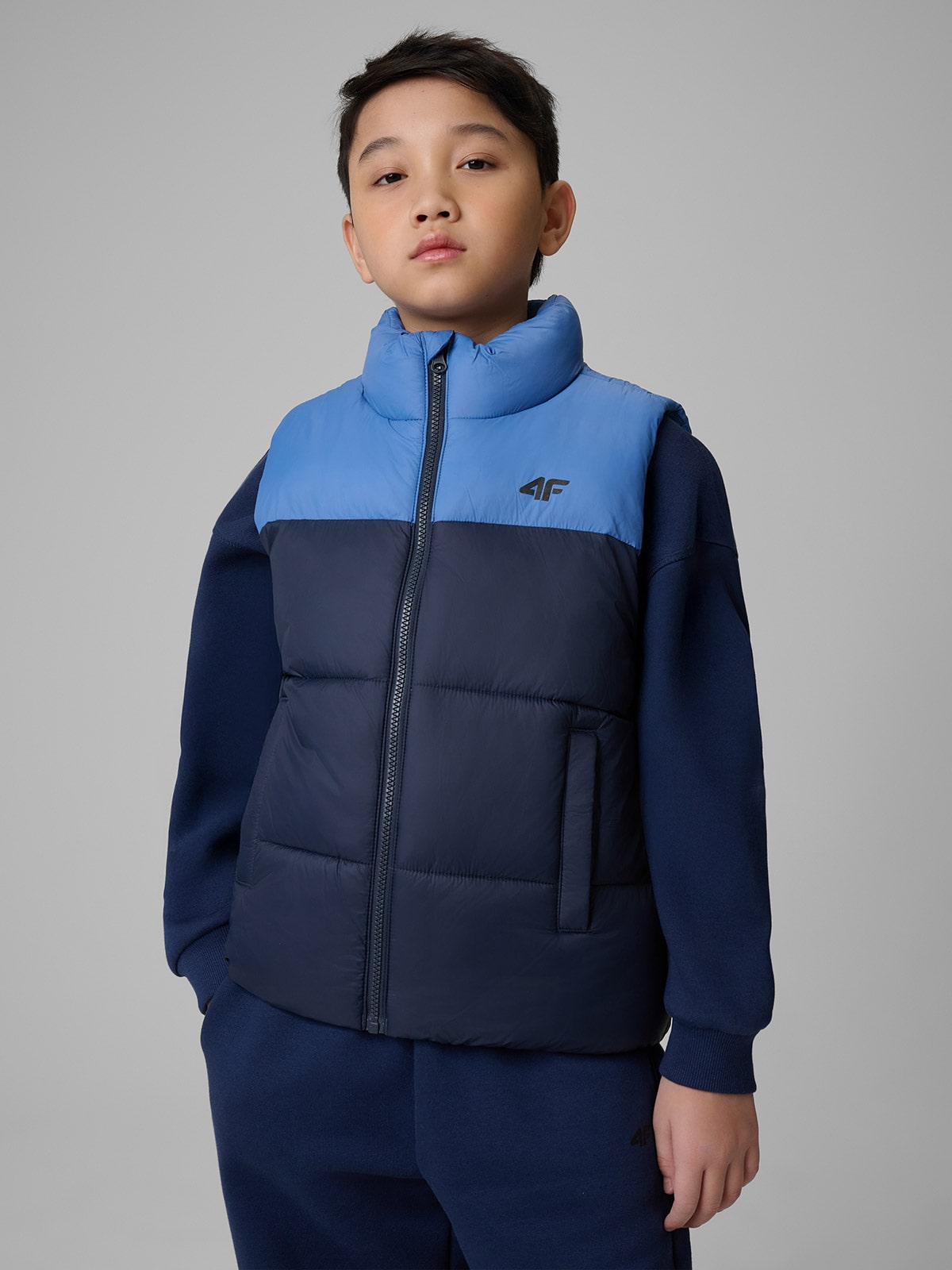 4F Bezrękawnik z wypełnieniem syntetycznym chłopięcy - granatowy 164 (13-14 lat)