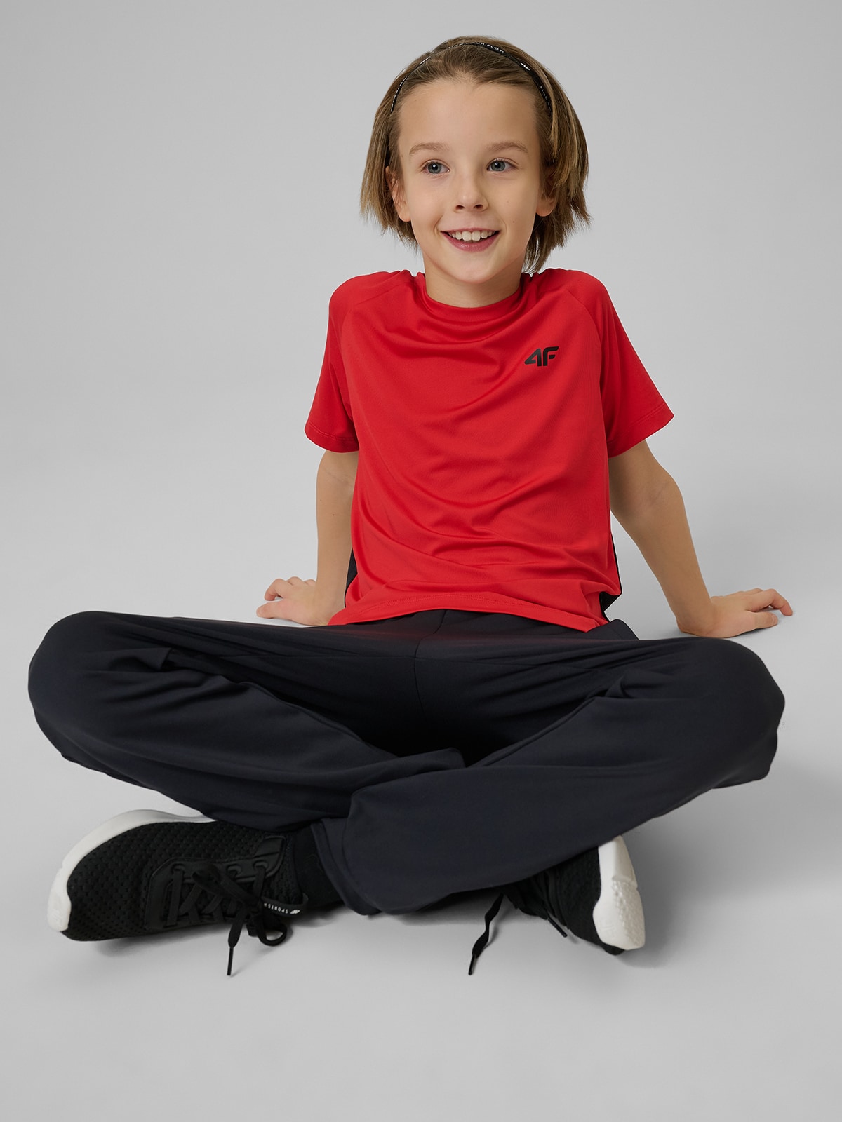 4F Spodnie sportowe szybkoschnące chłopięce - czarne 158/164 (12-14 lat)