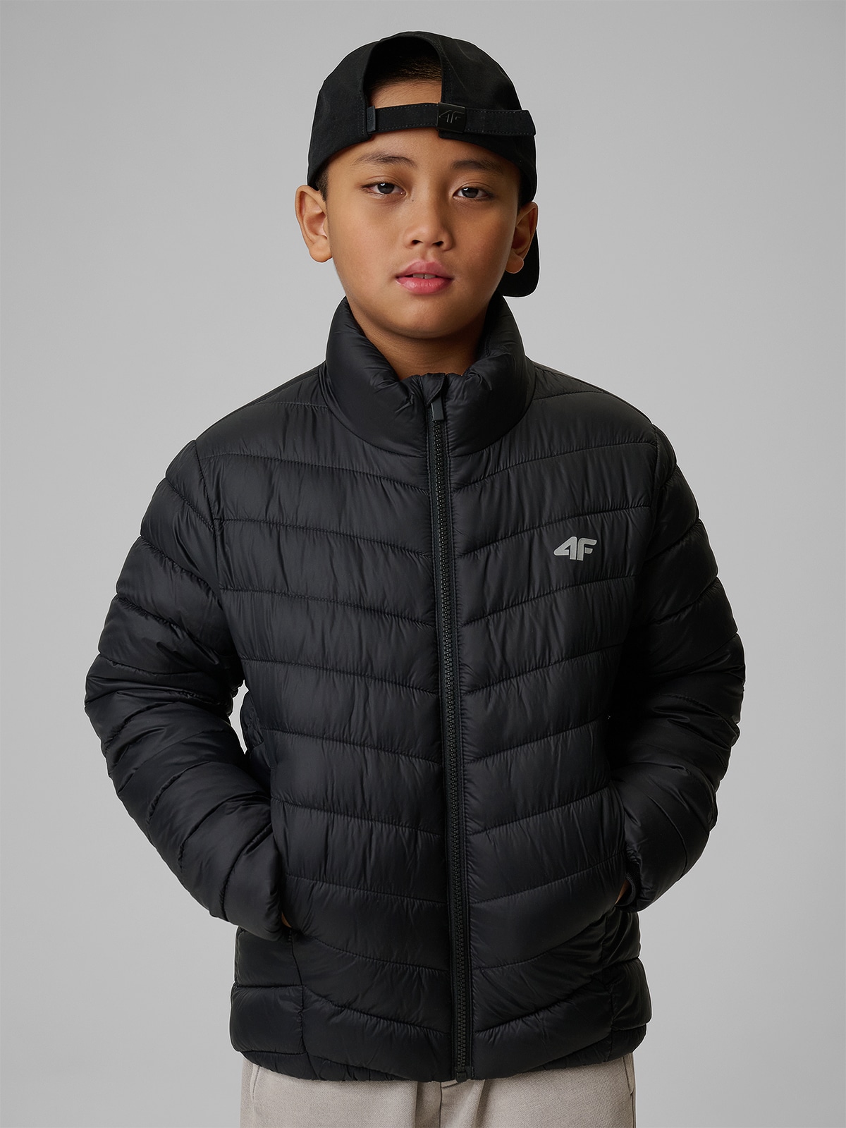 4F Kurtka z wypełnieniem syntetycznym chłopięca - czarna 164 (13-14 lat)