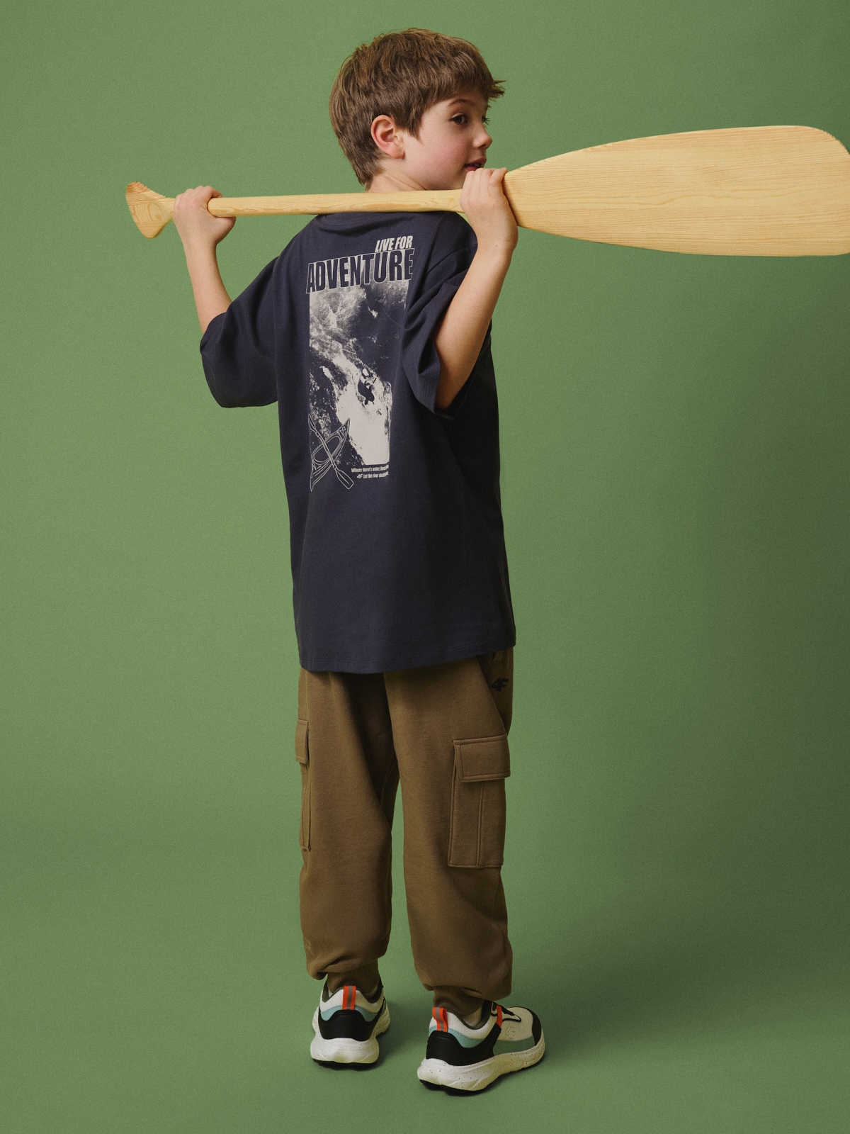 4F T-shirt loose z nadrukiem chłopięcy - szary 158/164 (12-14 lat)