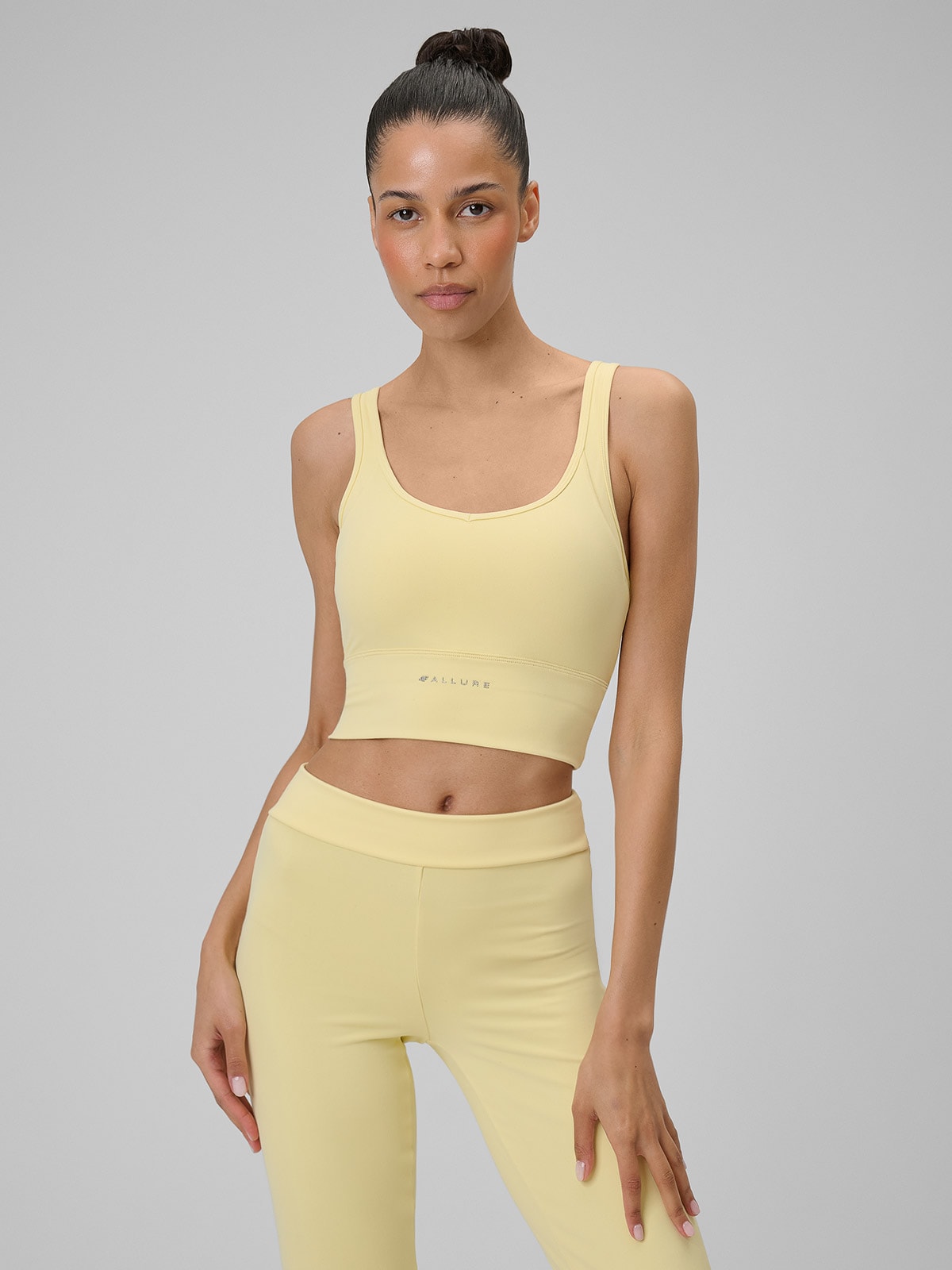 4F Biustonosz do jogi z niskim wsparciem damski - żółty XS