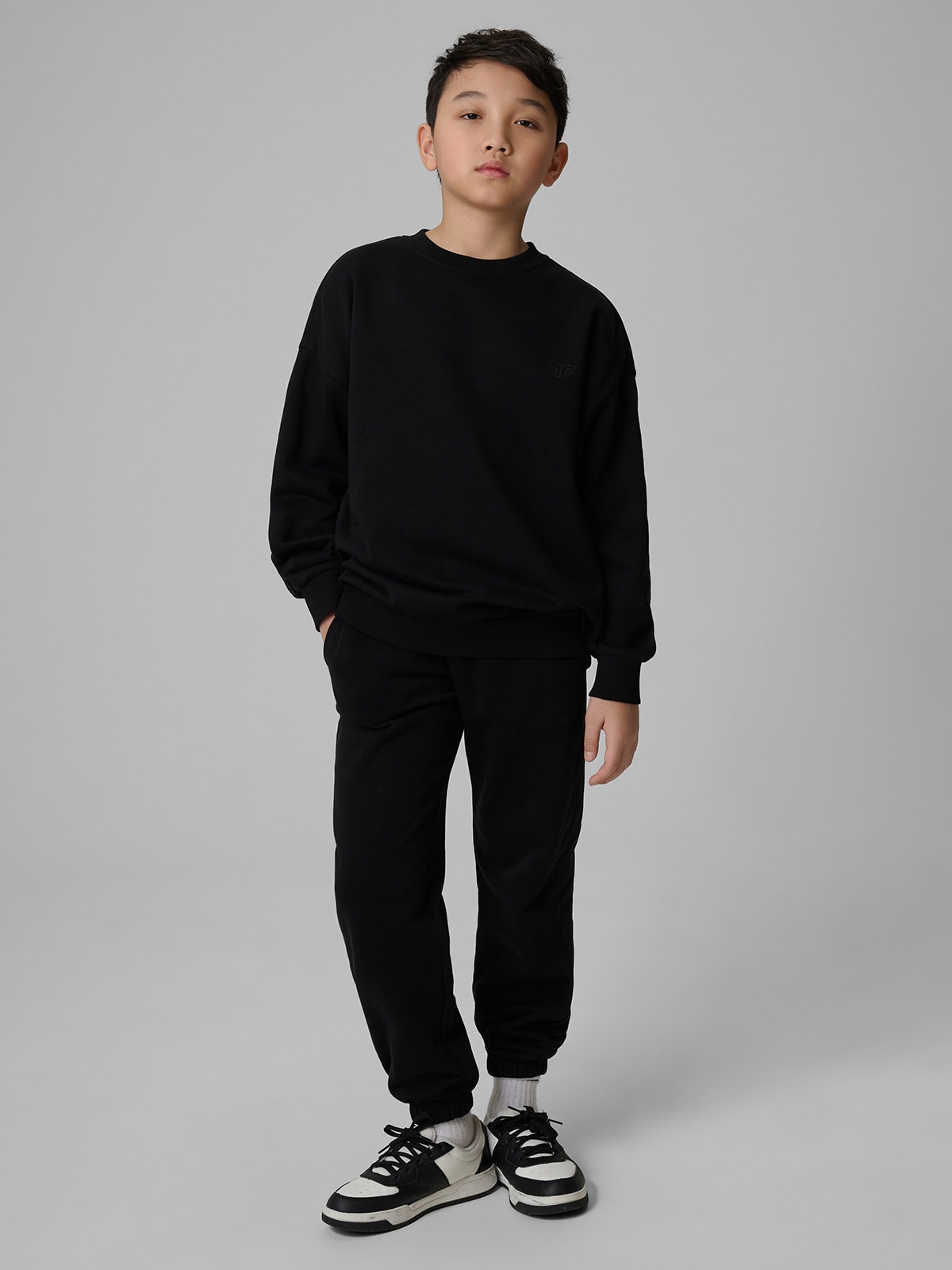 4F Komplet dresowy chłopięcy - czarny 158/164 (12-14 lat)