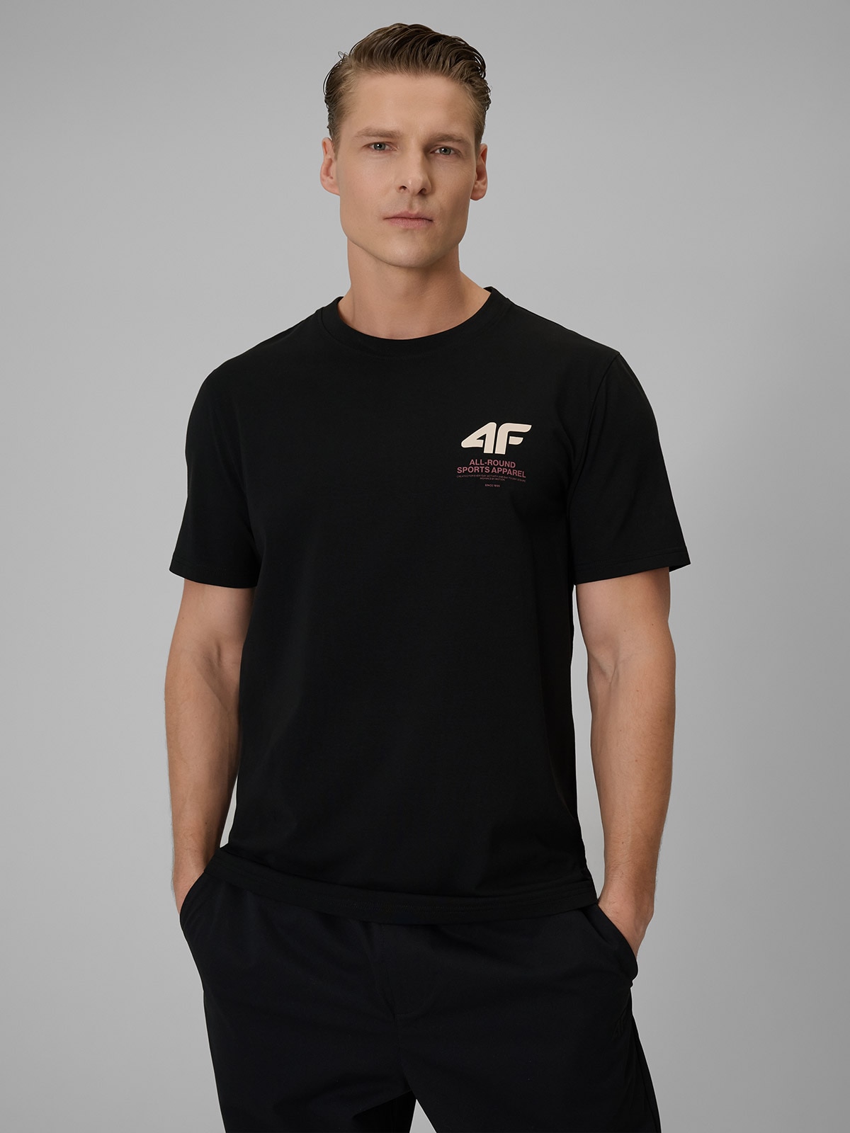 4F T-shirt regular gładki męski - czarny XL
