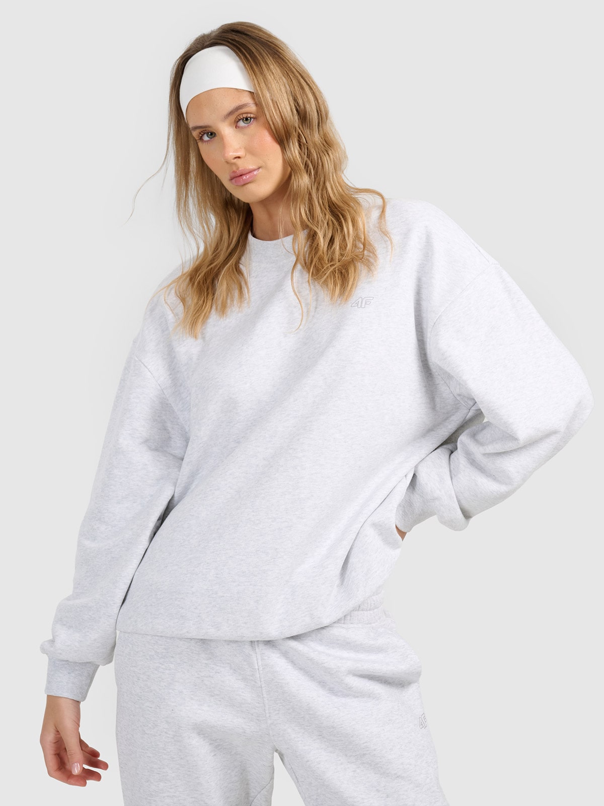 4F Bluza dresowa nierozpinana bez kaptura damska - szara XS