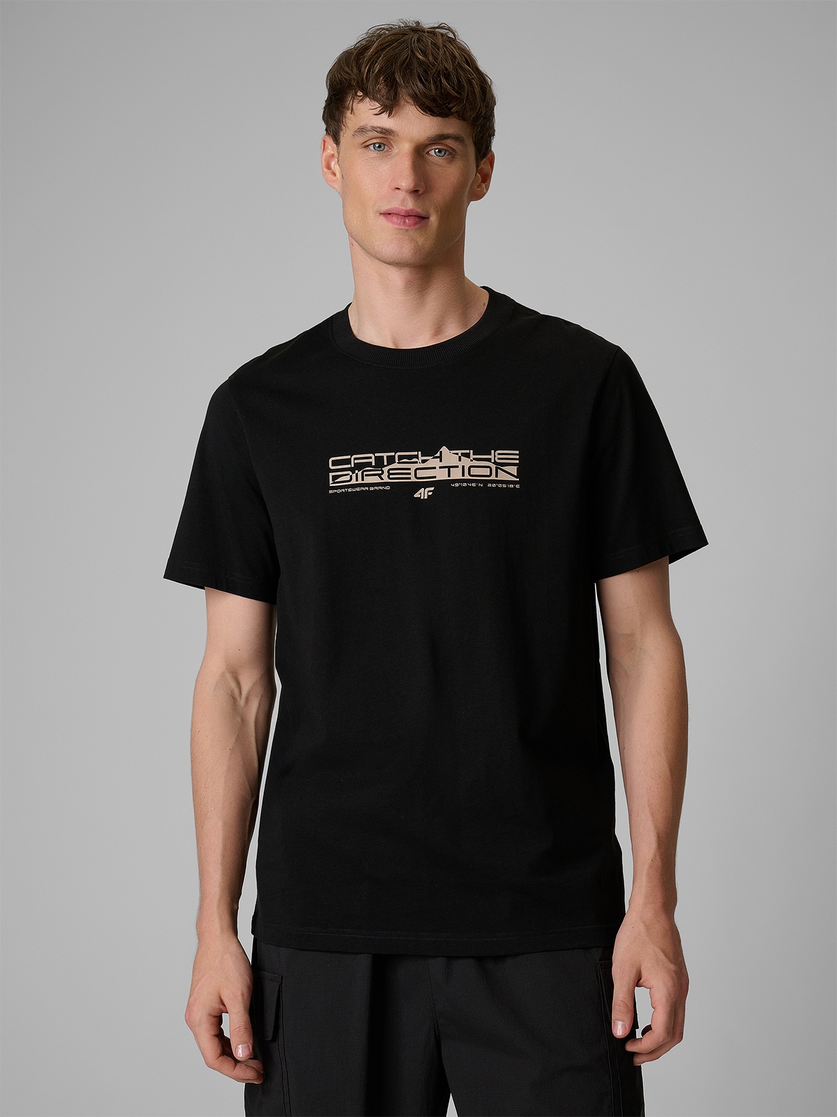4F T-shirt regular z nadrukiem męski - czarny XL