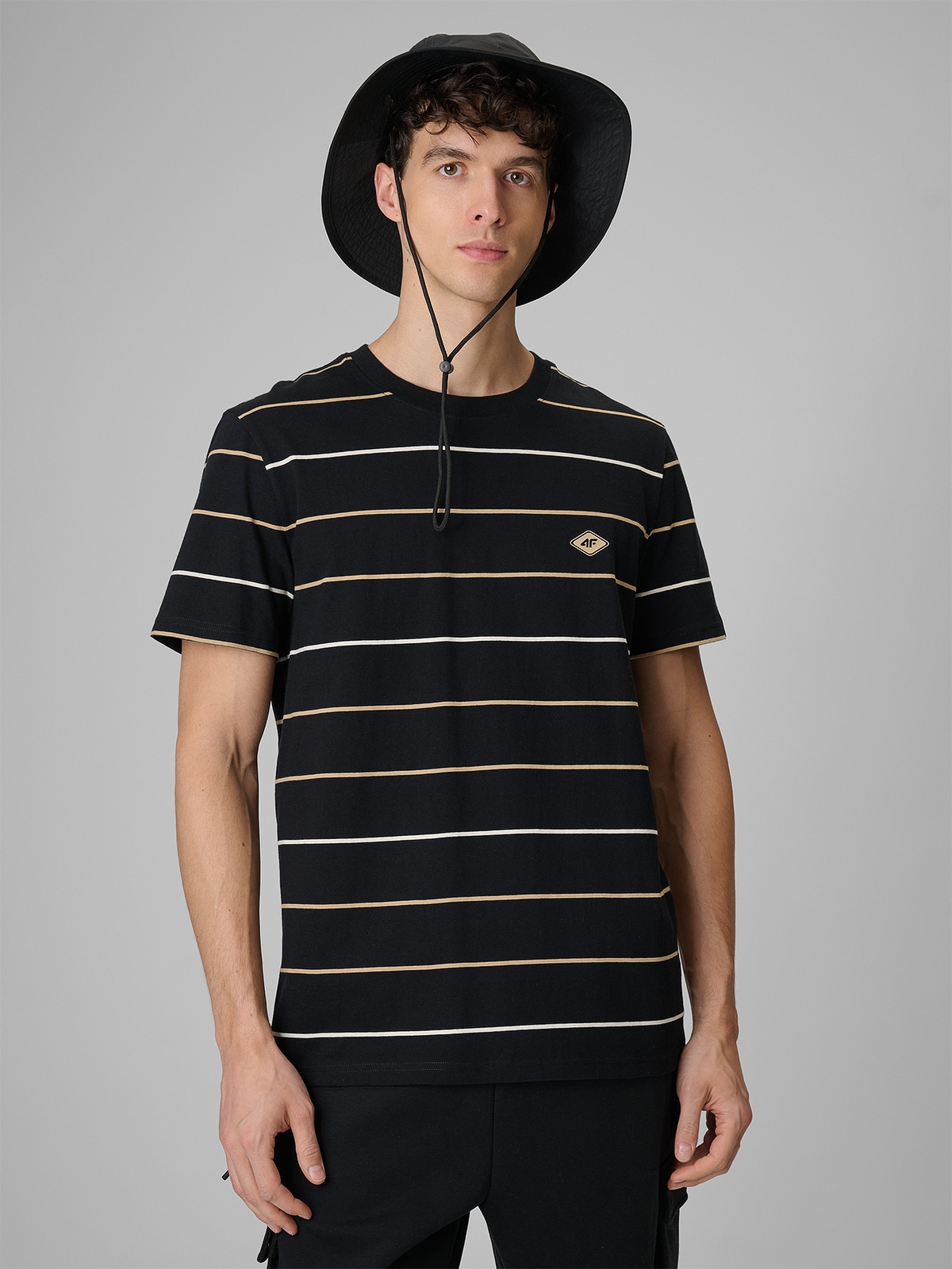 4F T-shirt regular z nadrukiem męski - czarny XXL