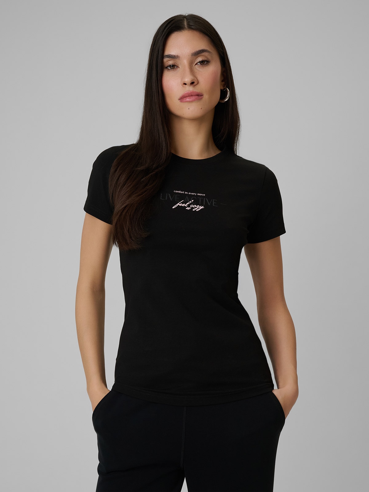 4F T-shirt slim z nadrukiem damski - czarny XXL