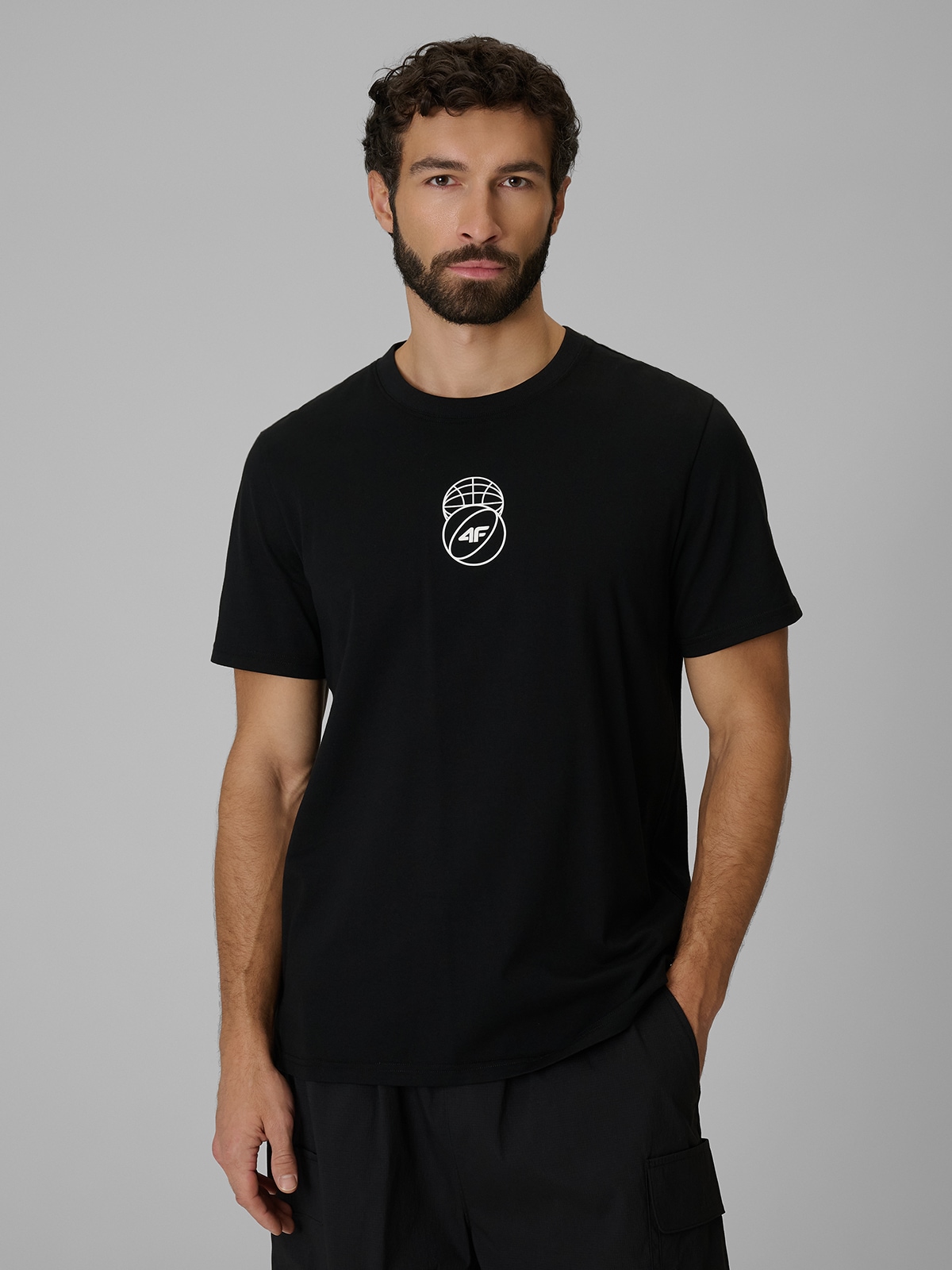 4F T-shirt regular z nadrukiem męski - czarny XXL