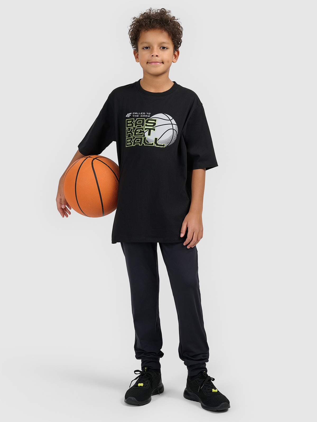 4F T-shirt loose z nadrukiem chłopięcy - czarny 146/152 (10-12 lat)