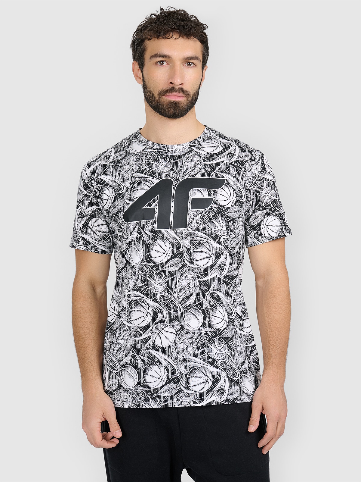 4F T-shirt regular z nadrukiem męski - czarny XXL