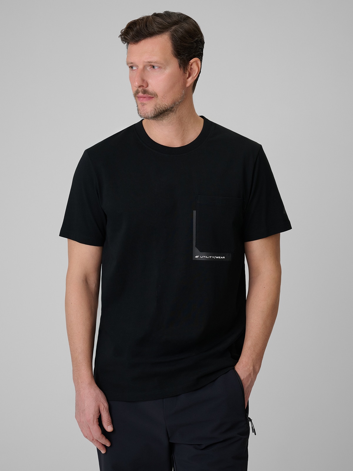 4F T-shirt regular z nadrukiem męski - czarny XL