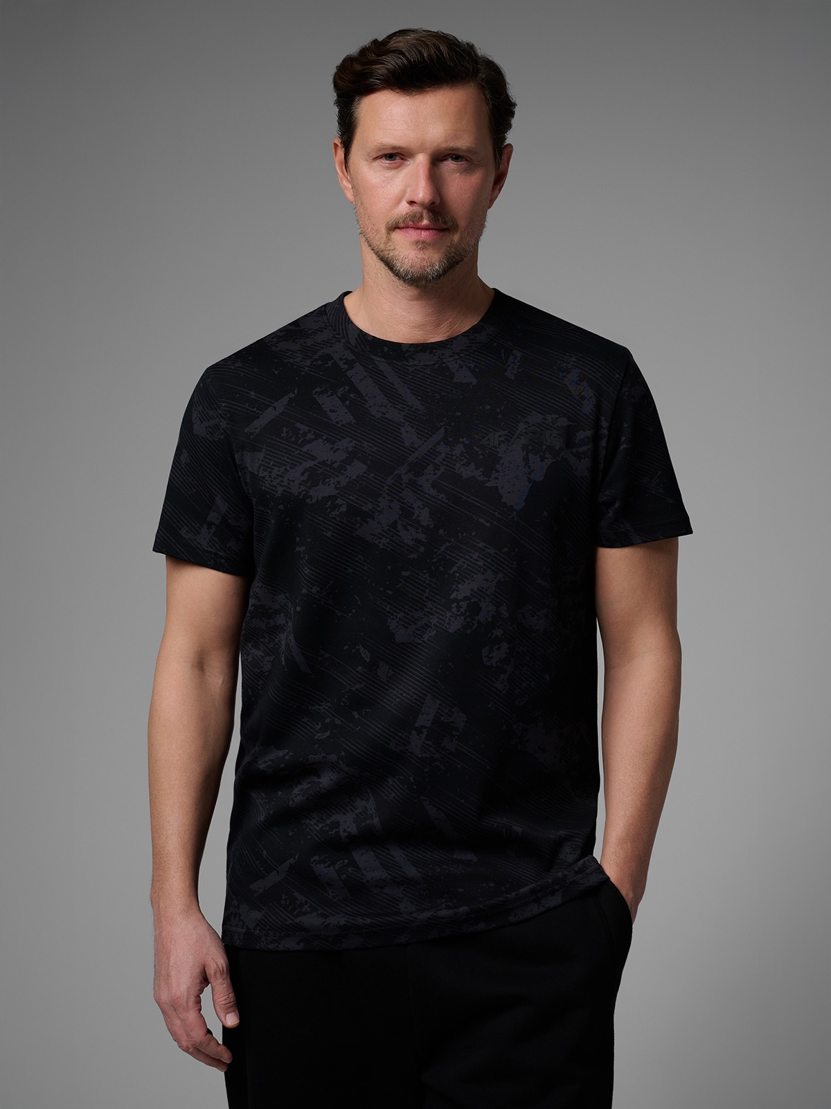 4F T-shirt regular z nadrukiem męski 4F x Robert Lewandowski - czarny XXL